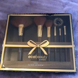 ECOBEAUTY AUSTRALIA 7 PIECE BRUSH AND STAND SET